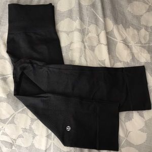Lululemon seamlessly street crop